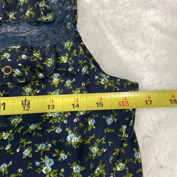 Simons twik button down blouse - Picture 6 of 6